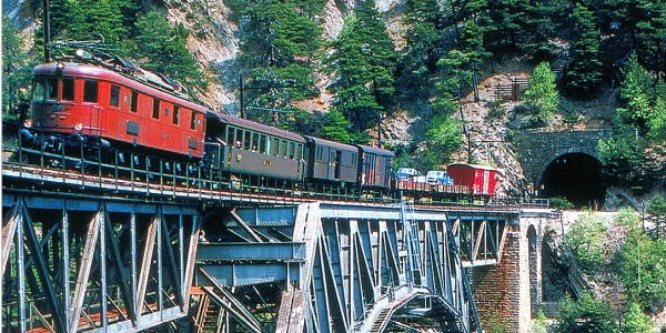 Le chemin de fer du Lötschberg, la ligne historique et le tunnel de base, éditions du Cabri